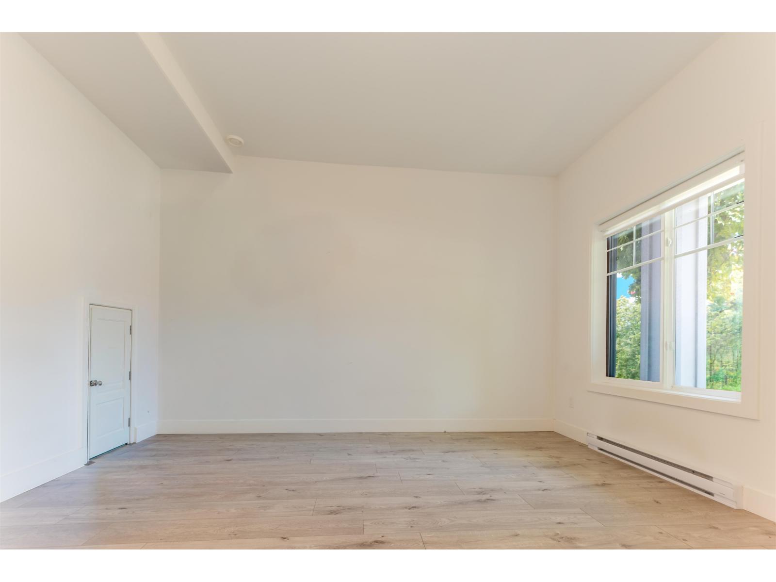 8 7167 116 Street Property Photo 15