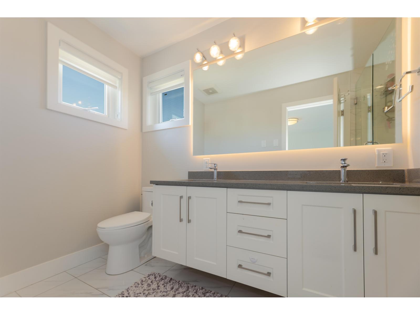 8 7167 116 Street Property Photo 17