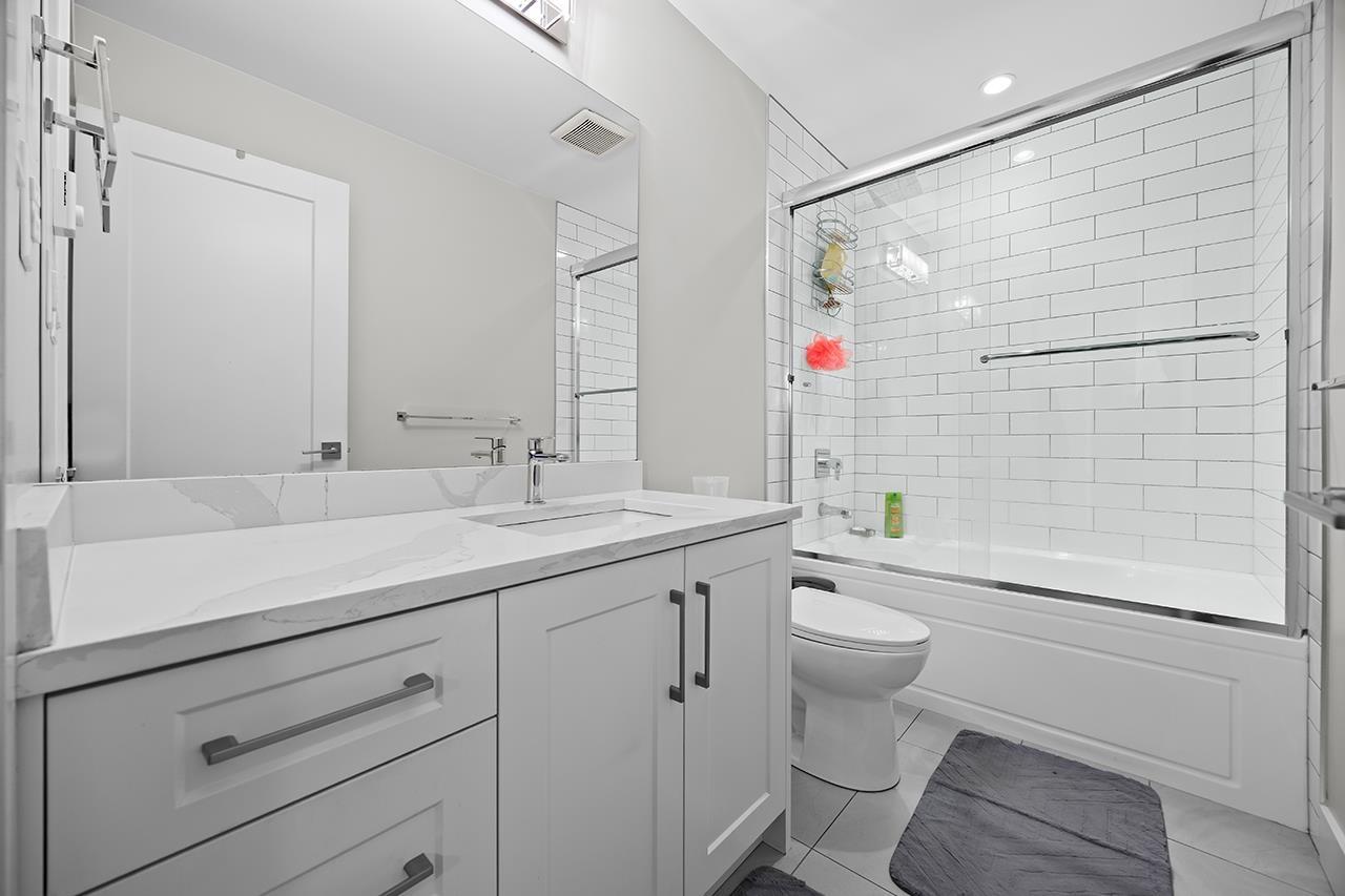 8 7167 116 Street Property Photo 19