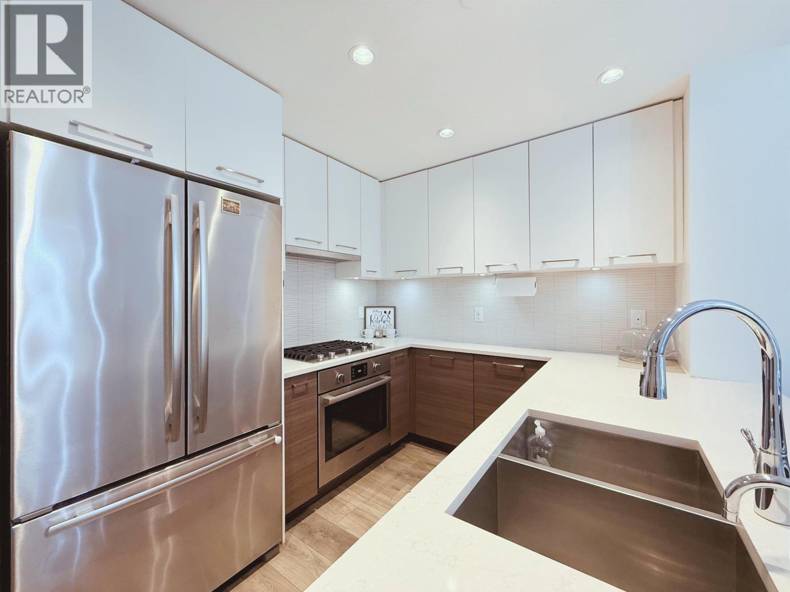 507 8580 River District Crossing Property Photo 2