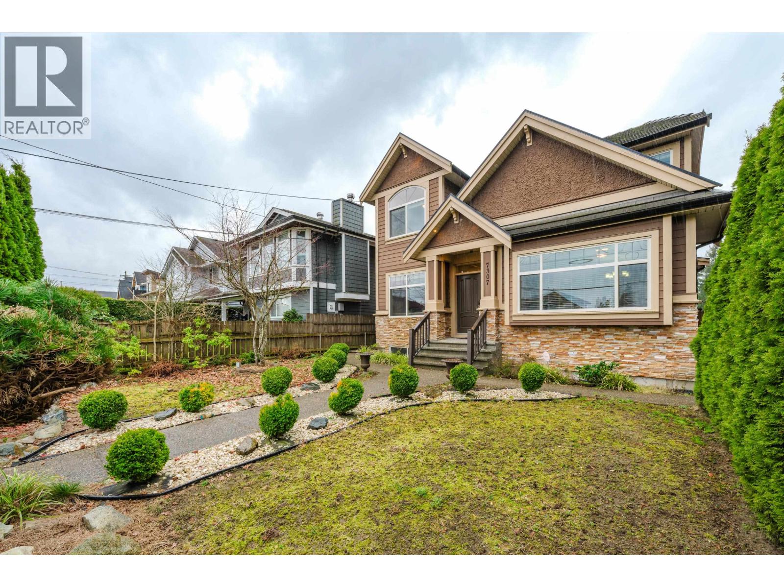 7307 2nd Street Property Photo 2