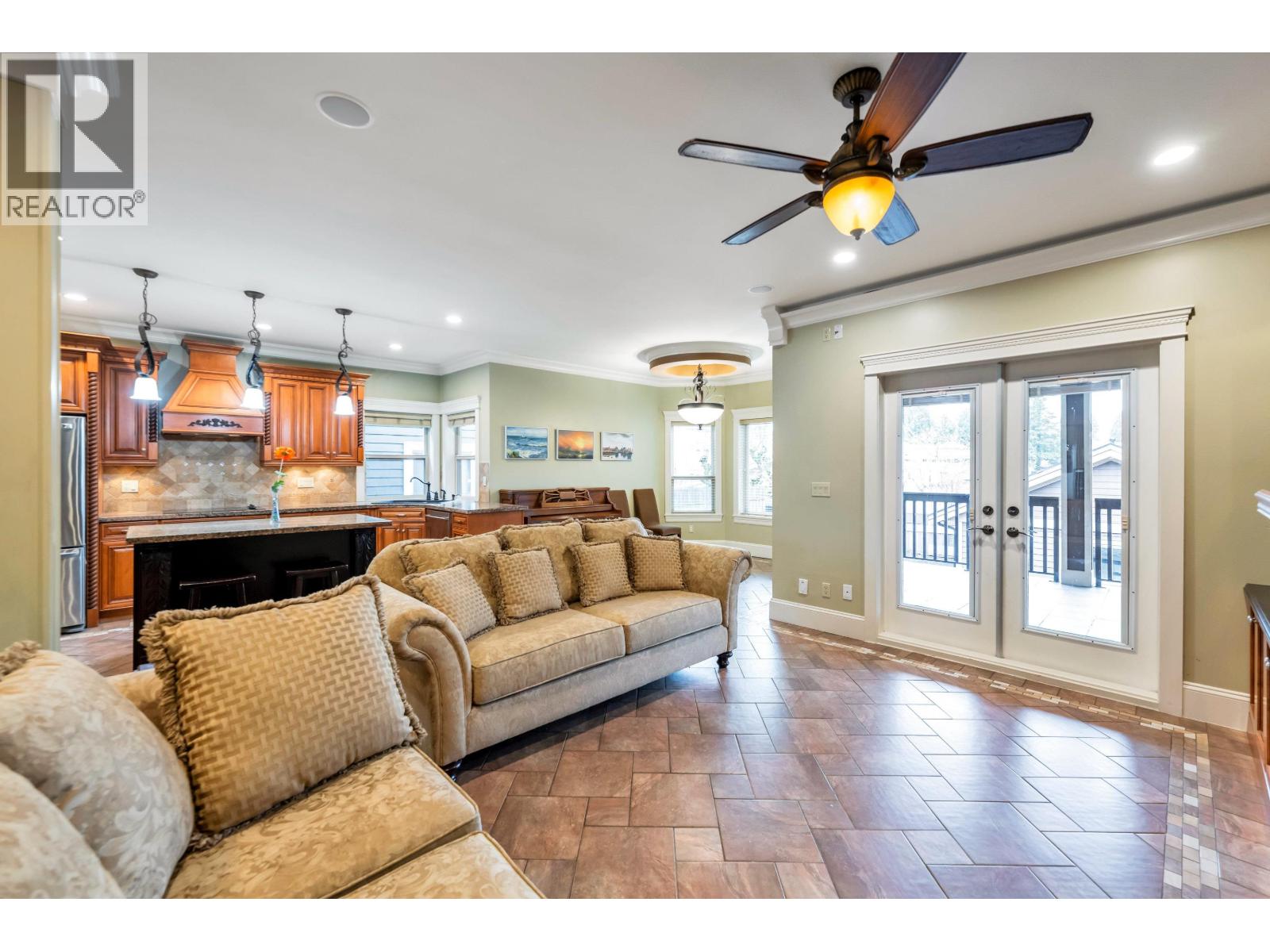 7307 2nd Street Property Photo 12