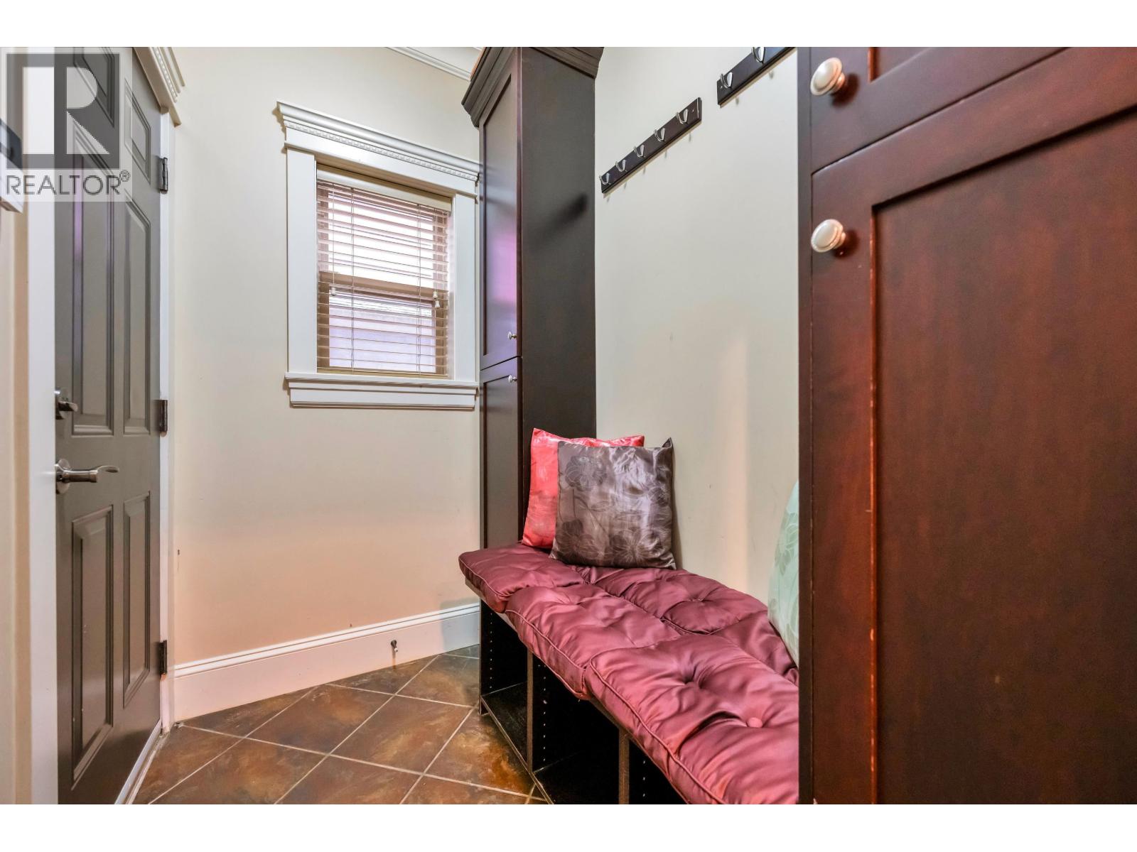 7307 2nd Street Property Photo 14