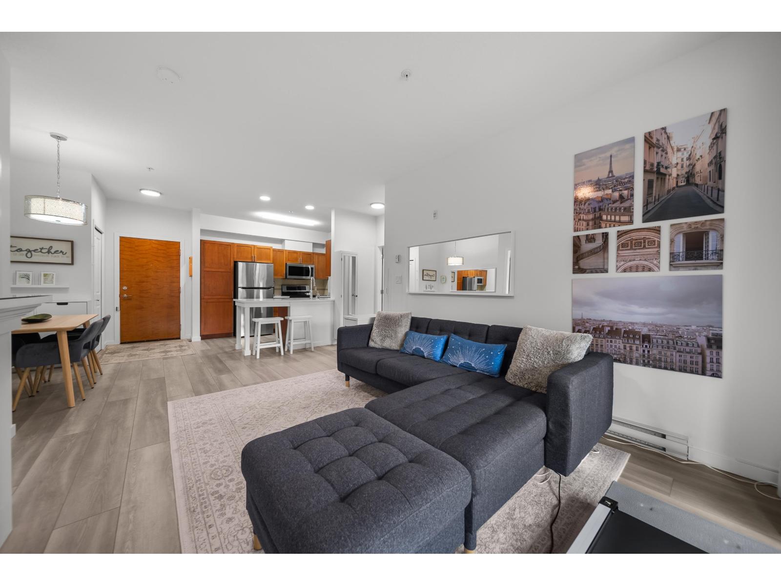 418 33318 E Bourquin Crescent Property Photo 12