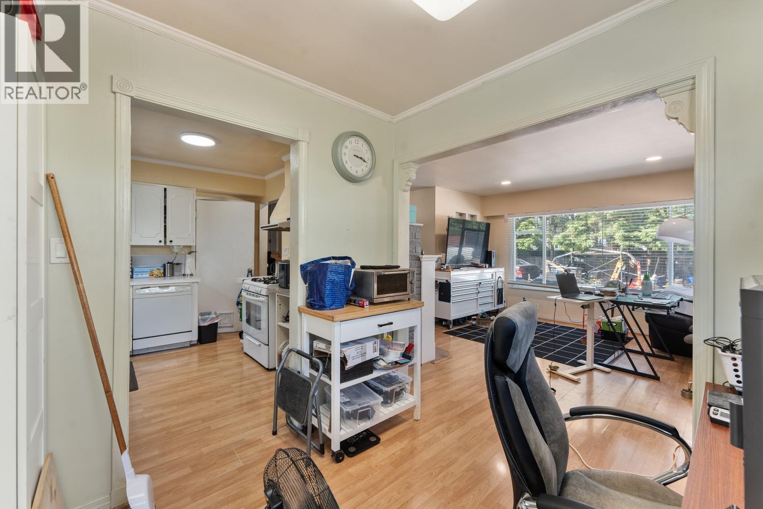 2246 Austin Avenue Property Photo 8