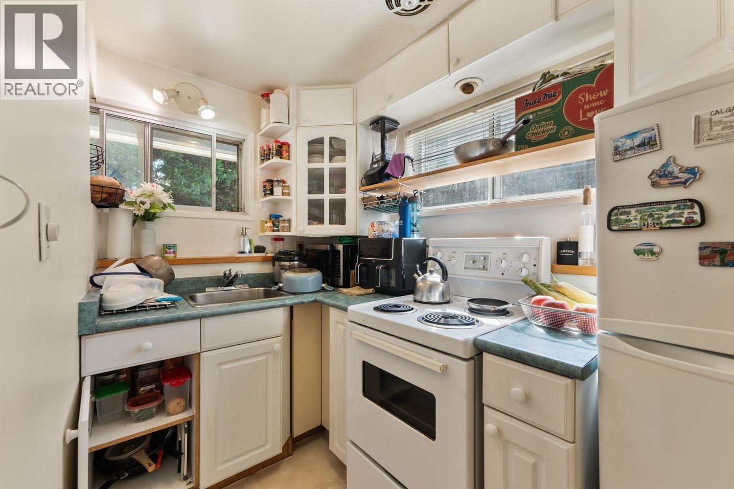 2246 Austin Avenue Property Photo 18