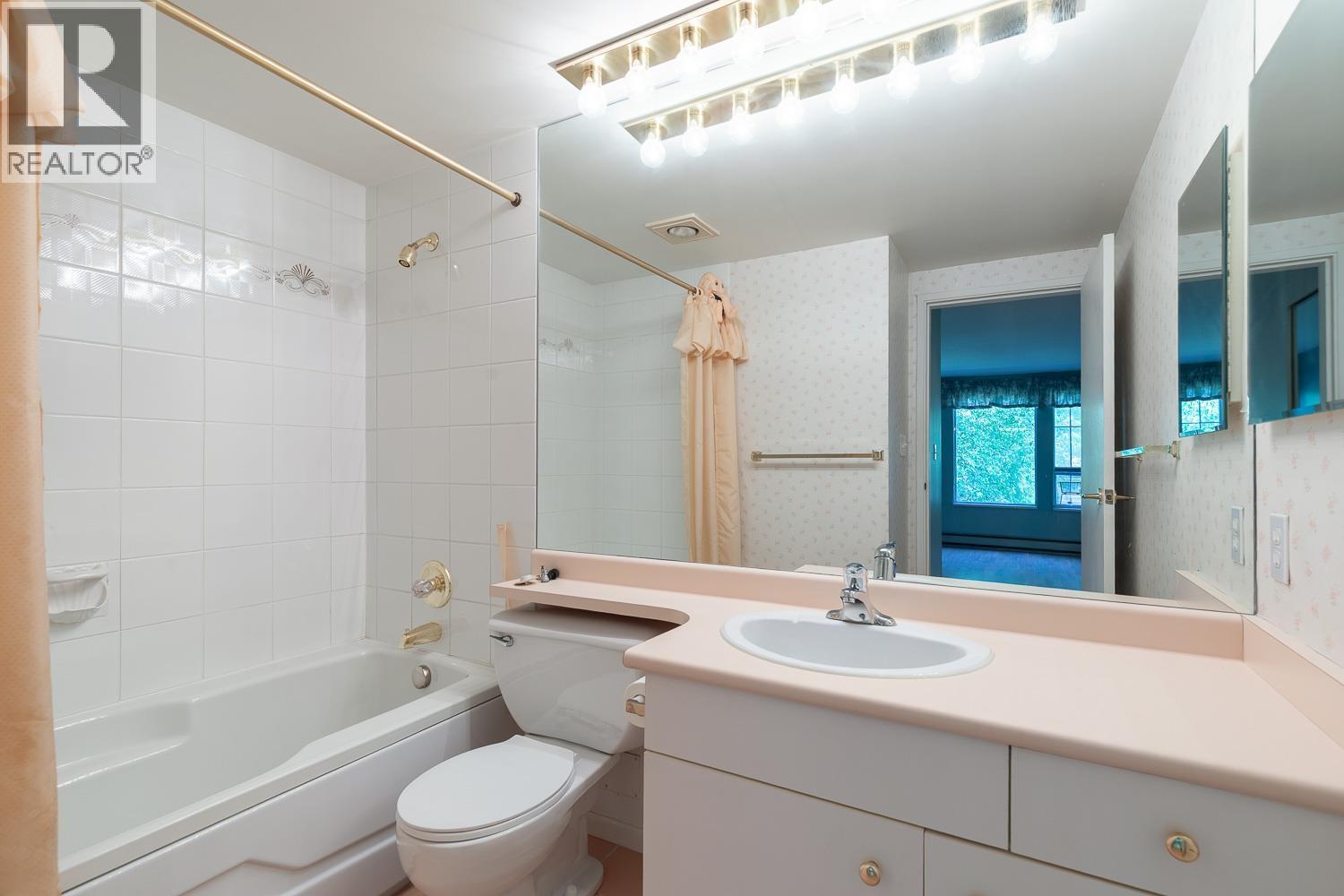 208 1695 Augusta Avenue Property Photo 24
