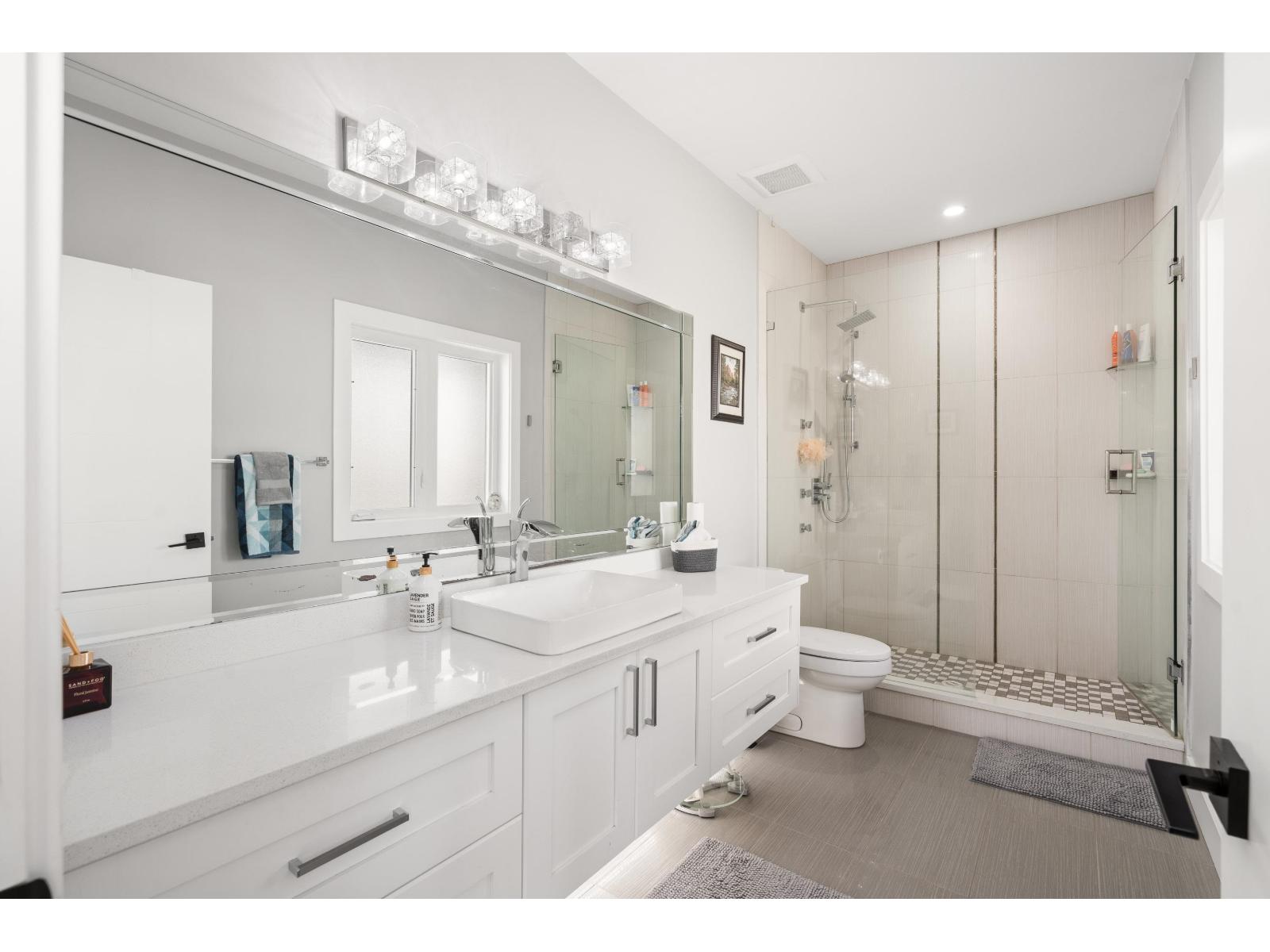 22998 74 Avenue Property Photo 26