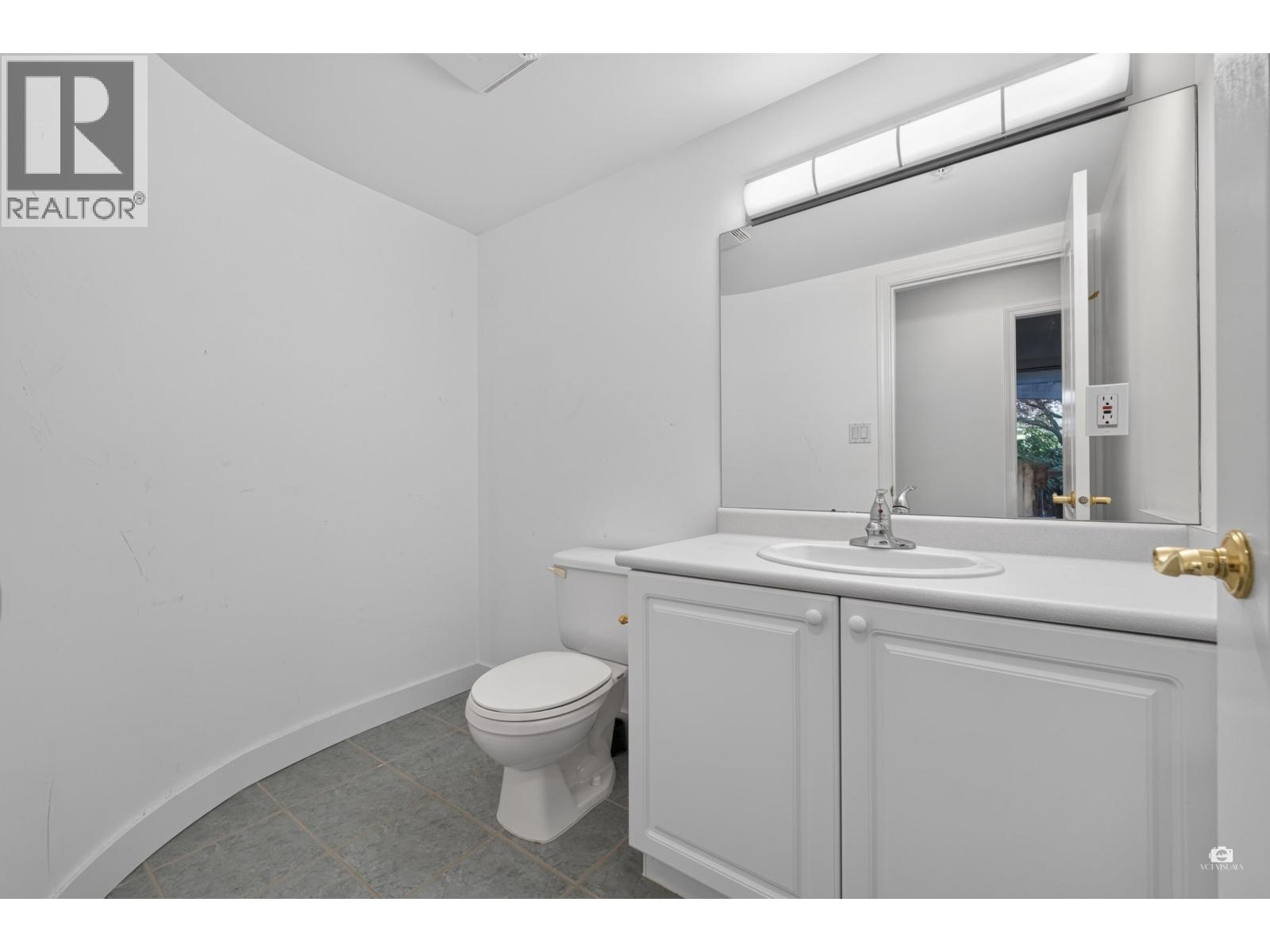 109 5860 Dover Crescent Property Photo 14