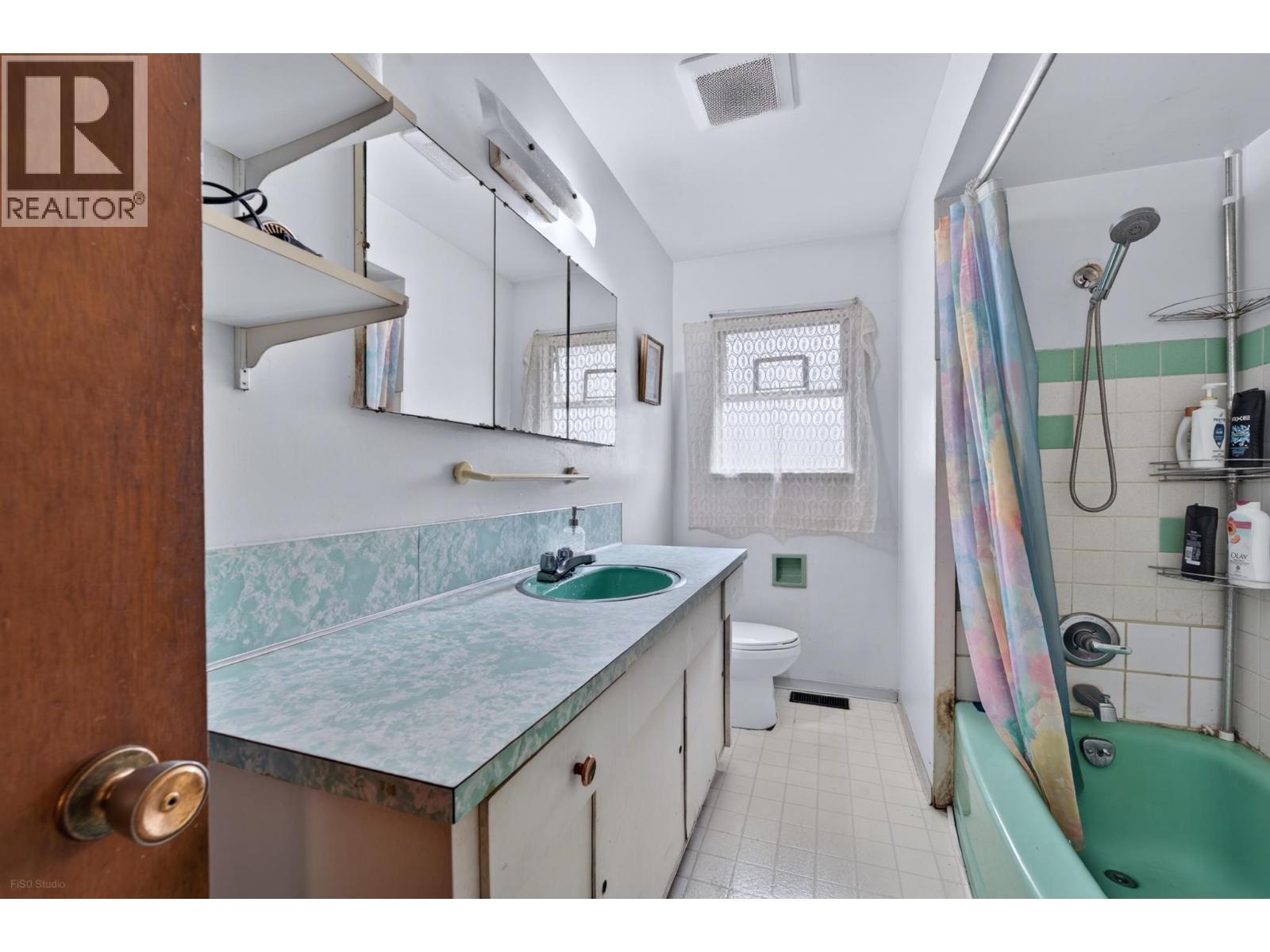 9031 No. 2 Road Property Photo 15