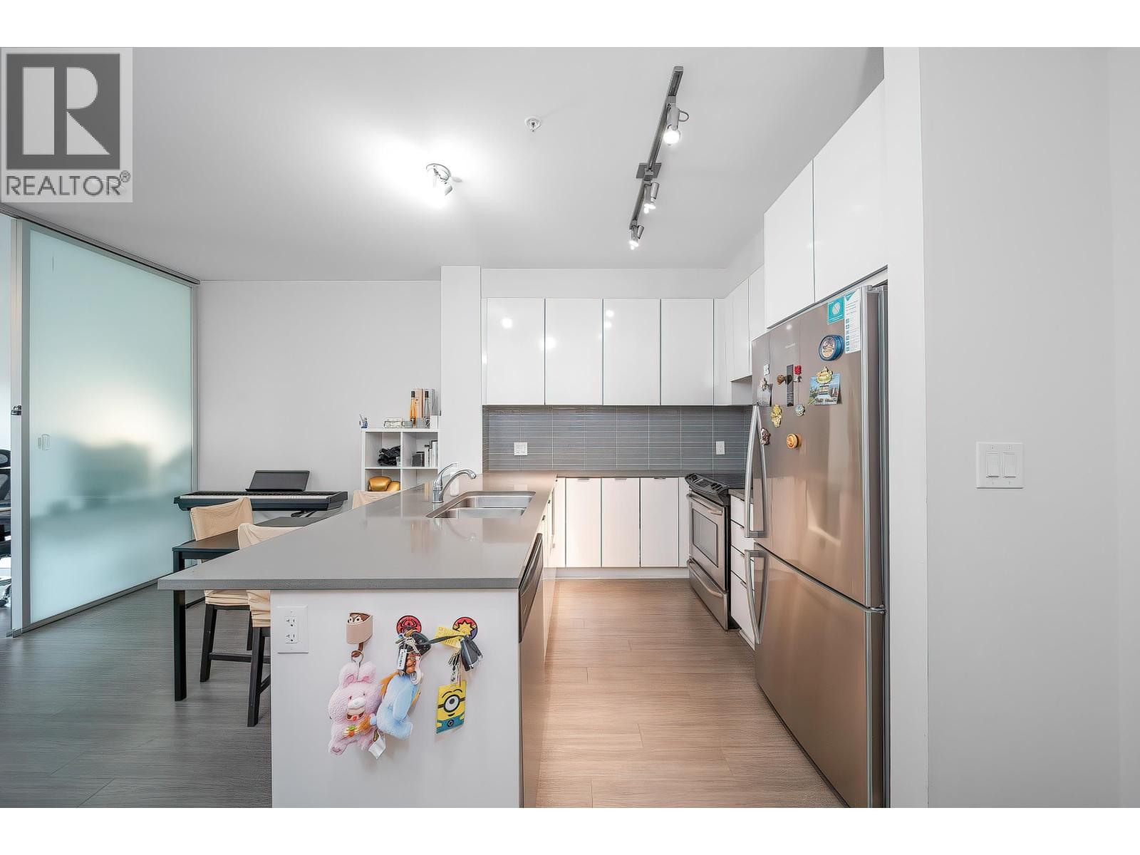310 9877 University Crescent Property Photo 5