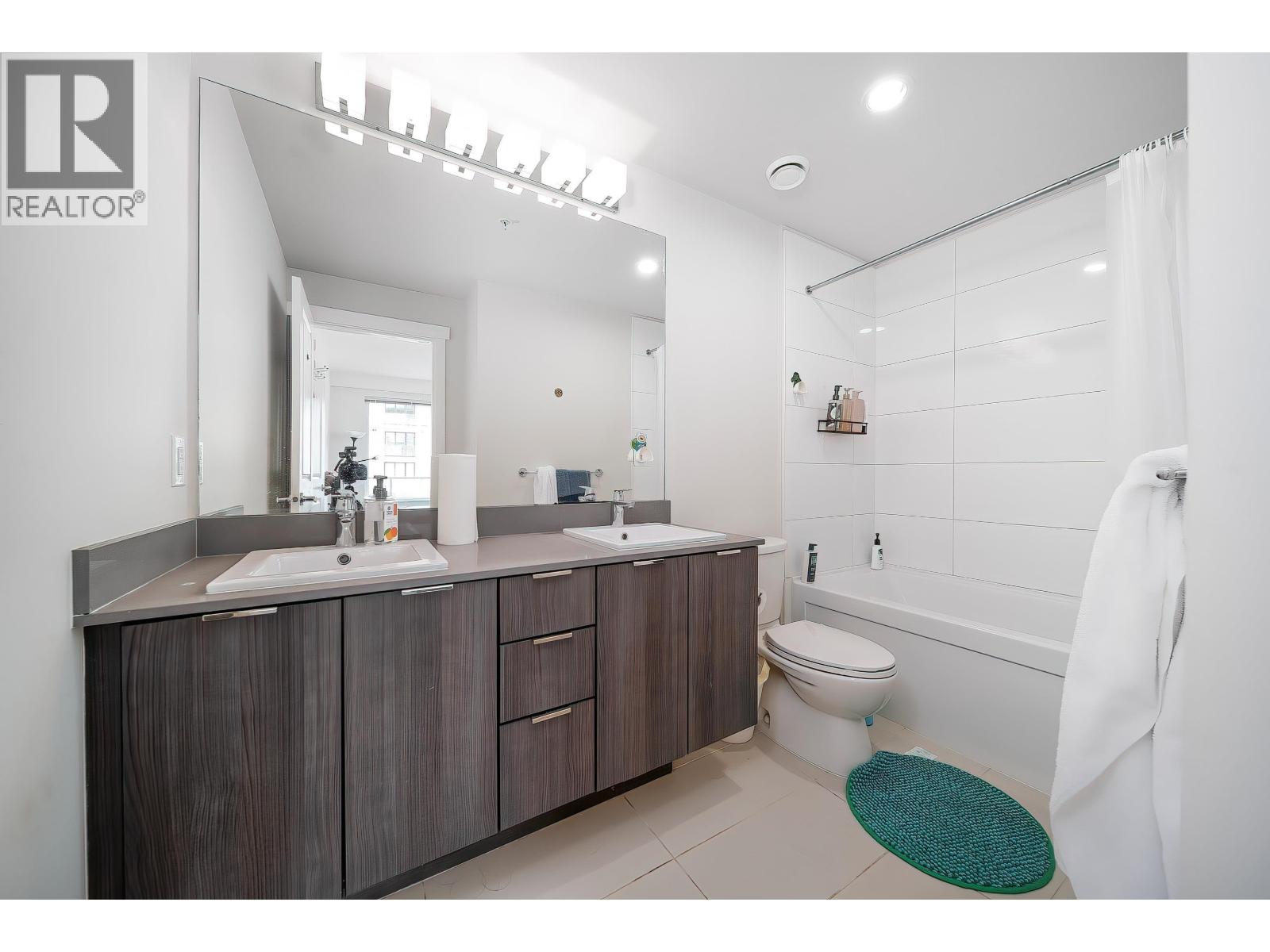 310 9877 University Crescent Property Photo 11