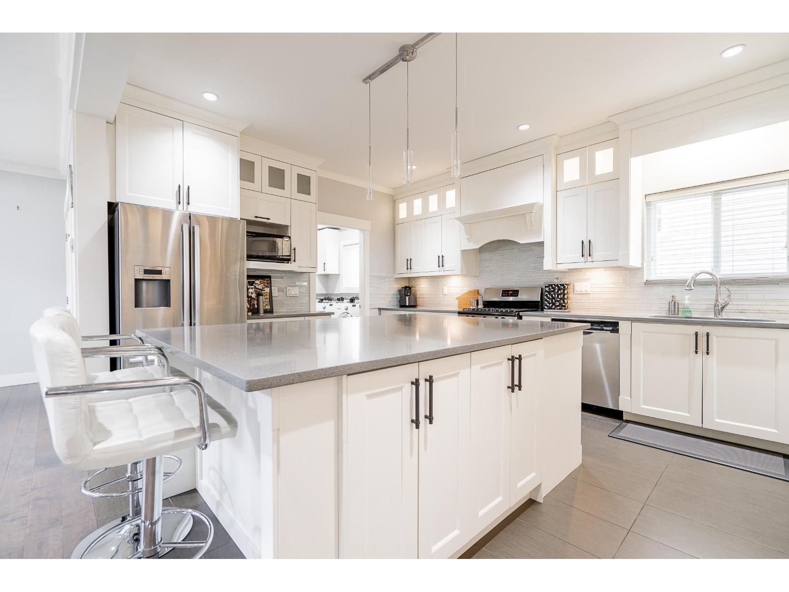 6801 206 Street Property Photo 4