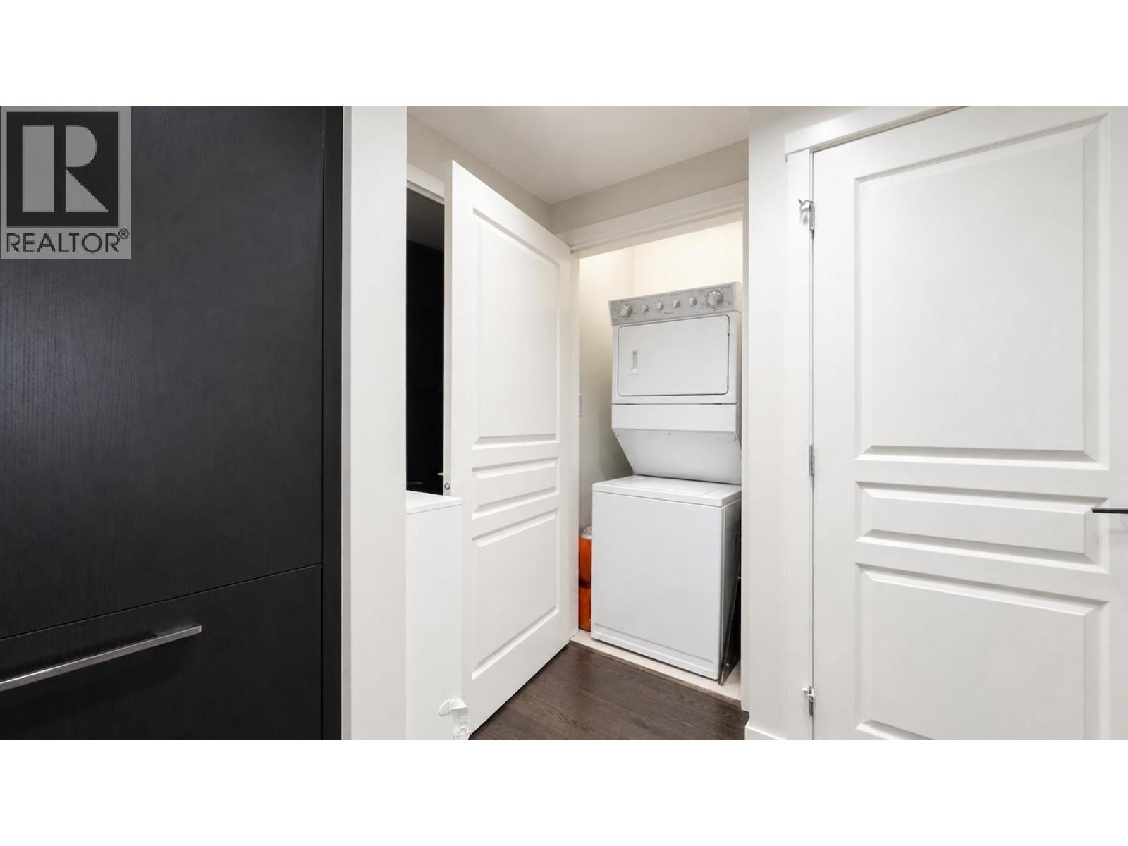 1805 3093 Windsor Gate Property Photo 16