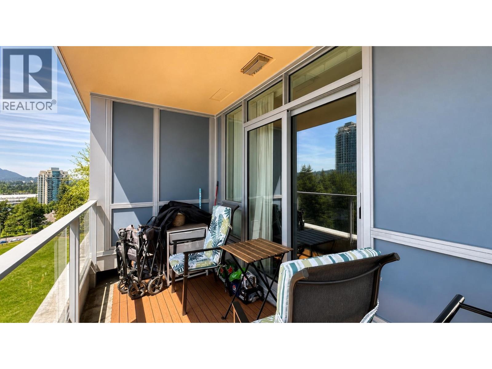 1805 3093 Windsor Gate Property Photo 17