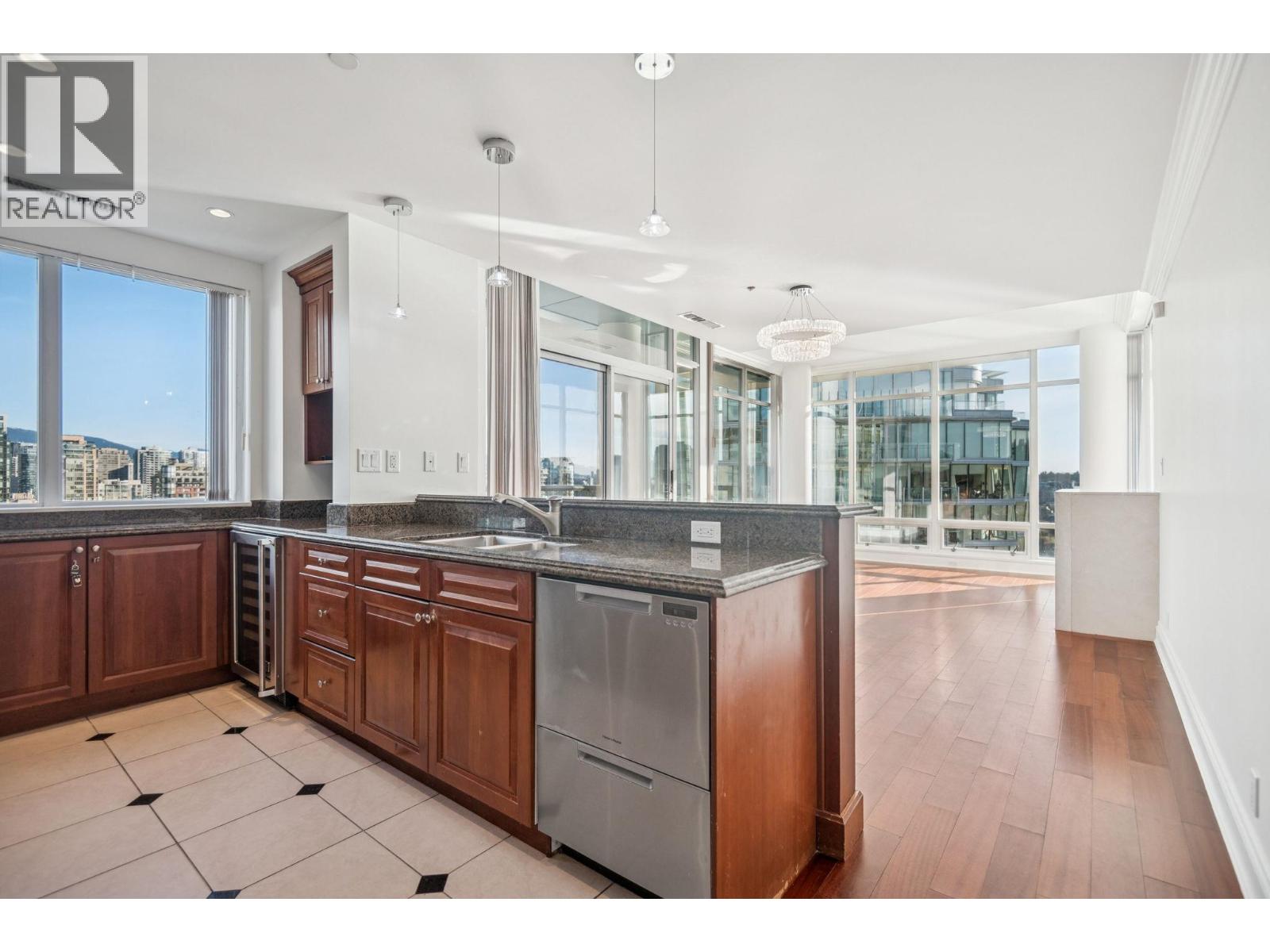 1903 1515 Homer Mews Property Photo 11