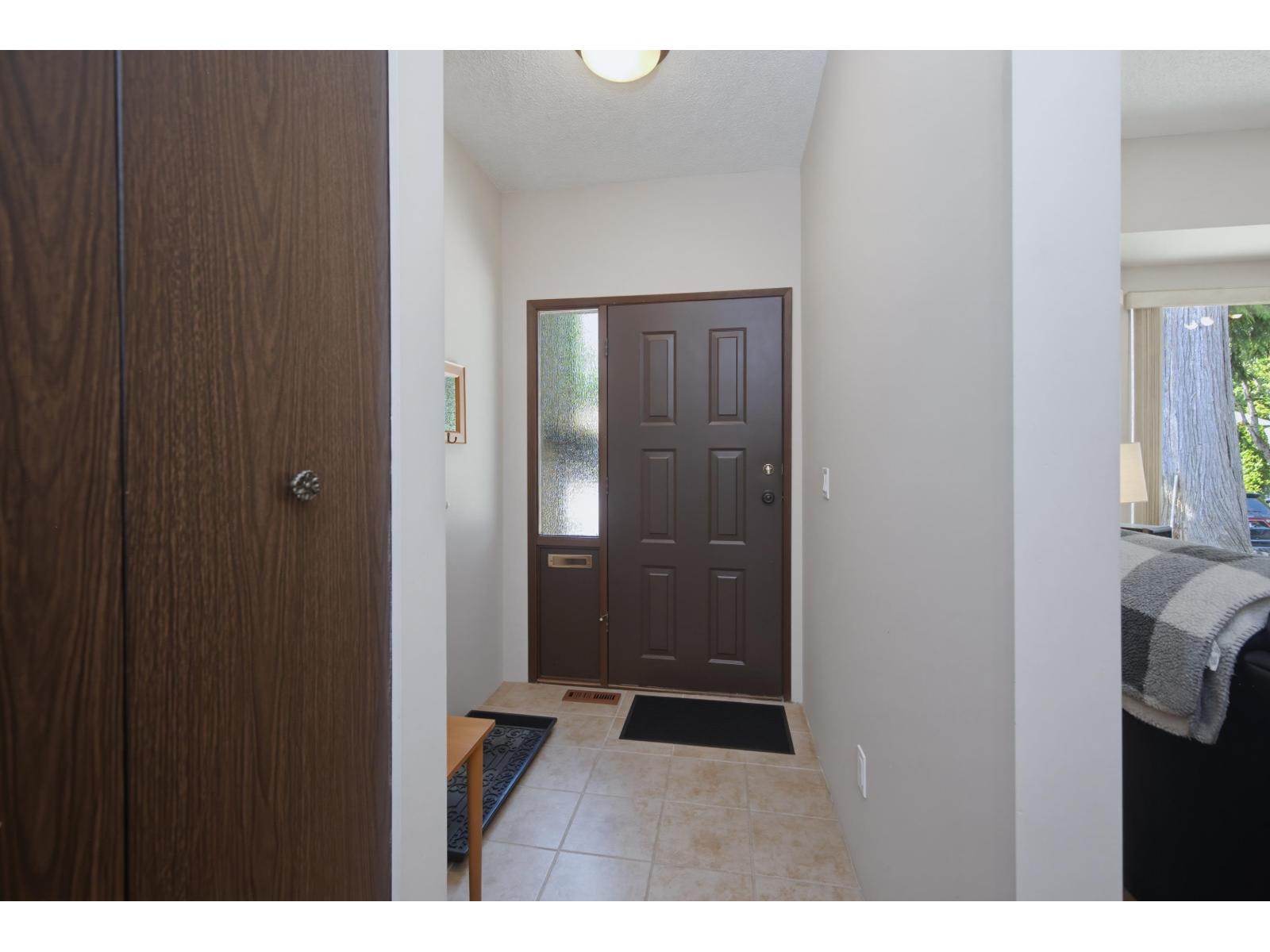 7340 Todd Crescent Property Photo 5