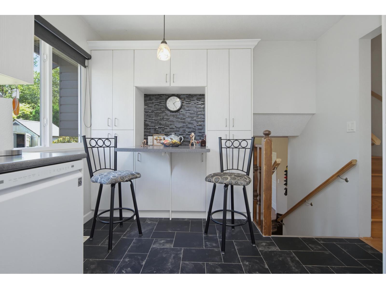 7340 Todd Crescent Property Photo 11