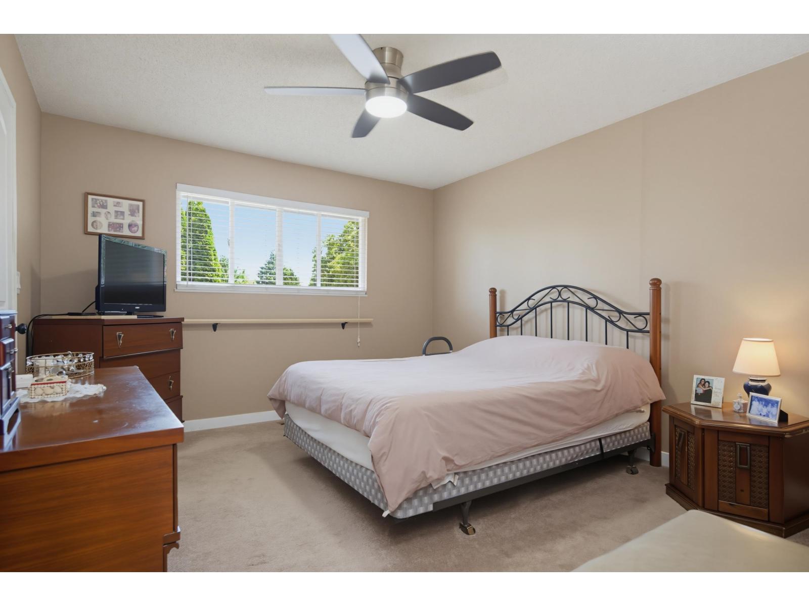 7340 Todd Crescent Property Photo 15