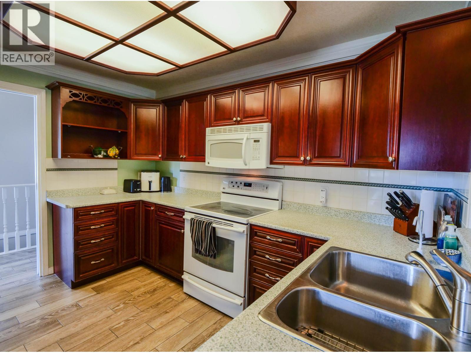 308 Westland Road Property Photo 4