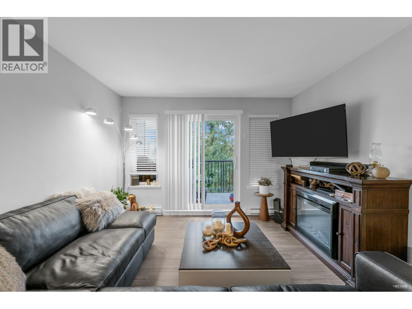 409 12075 Edge Street Property Photo 7