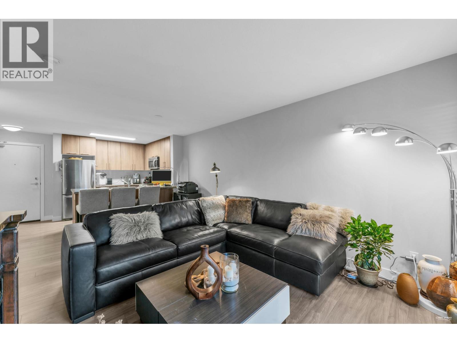 409 12075 Edge Street Property Photo 8