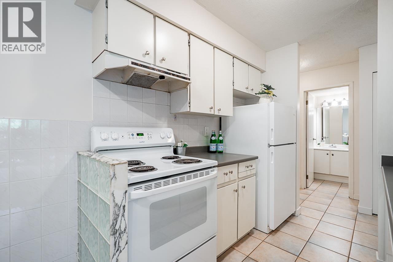 506 9857 Manchester Drive Property Photo 7