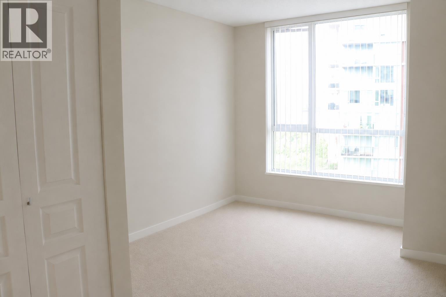 1902 3096 Windsor Gate Property Photo 6