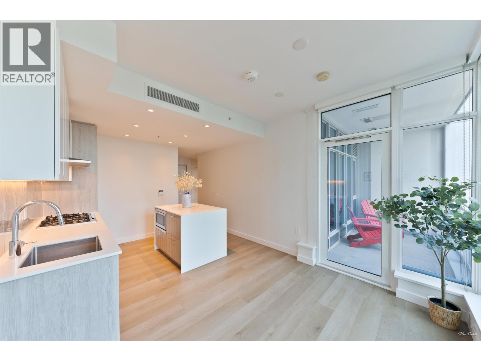 1608 2288 Alpha Avenue Property Photo 4