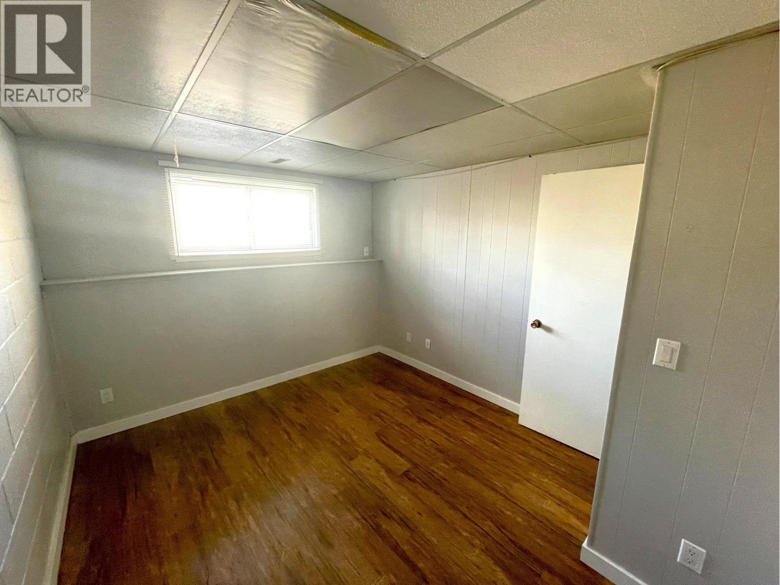 9714-9716 102 Avenue Property Photo 12