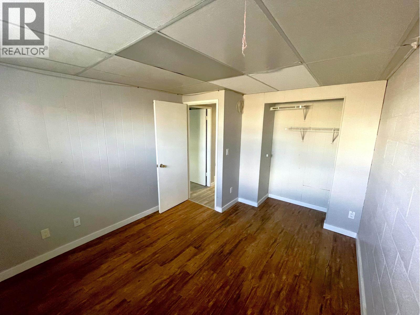 9714-9716 102 Avenue Property Photo 13