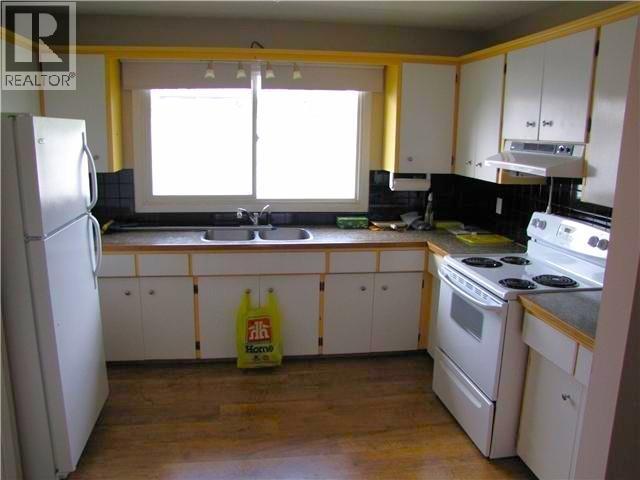 9714-9716 102 Avenue Property Photo 22