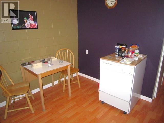 9714-9716 102 Avenue Property Photo 24