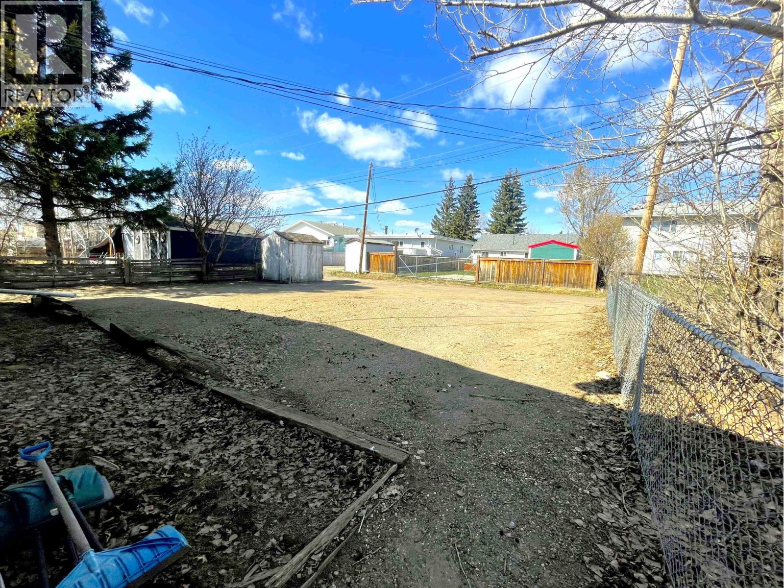 9714-9716 102 Avenue Property Photo 25