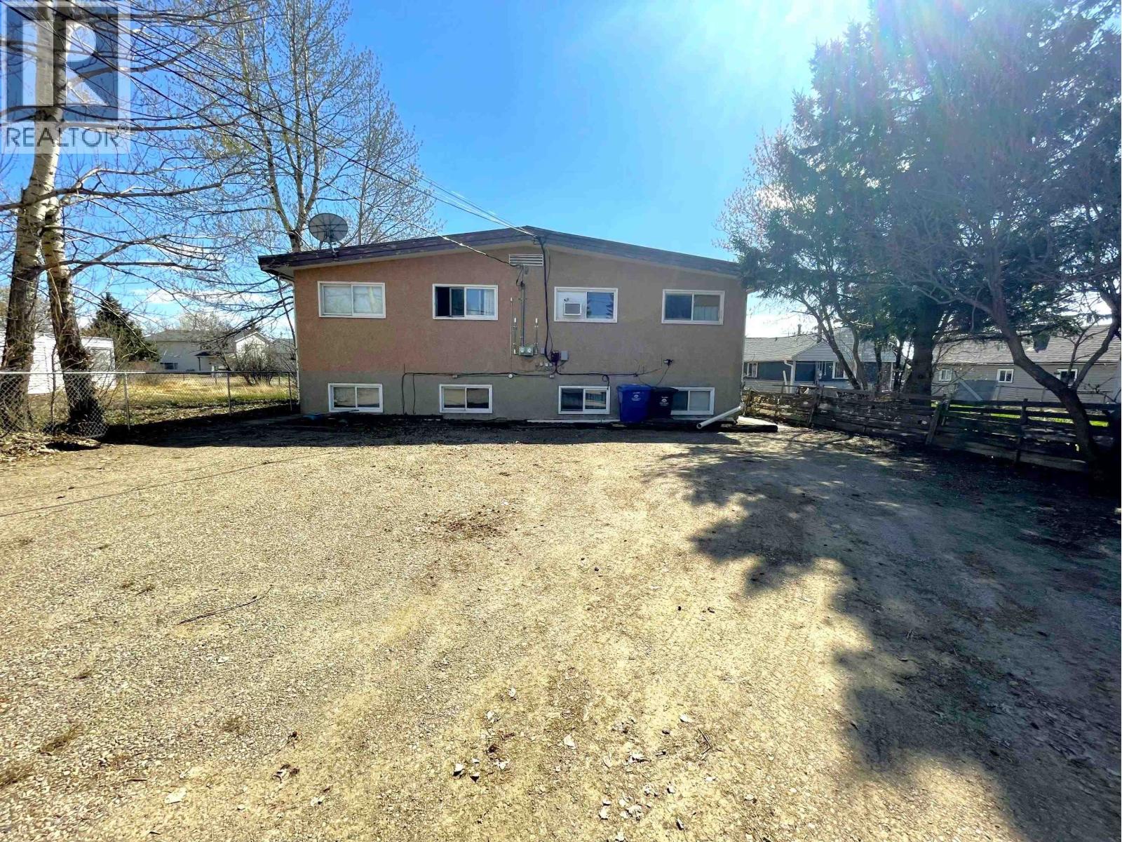 9714-9716 102 Avenue Property Photo 27