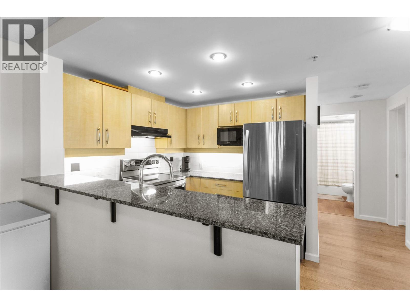 307 9298 University Crescent Property Photo 10