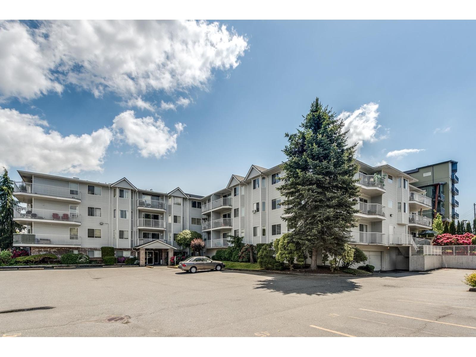105 2750 Fuller Street Photo de la propriété 1