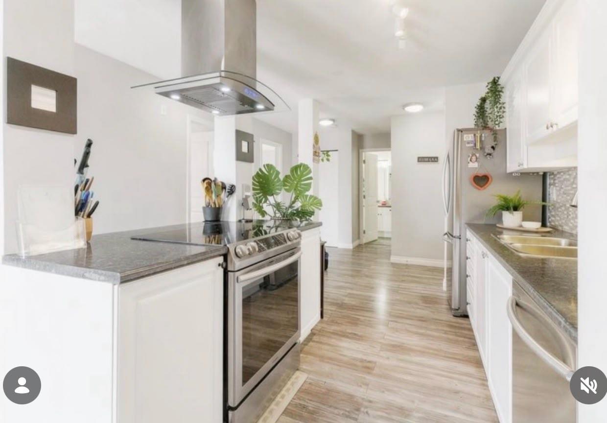312 13771 72a Avenue Property Photo 2