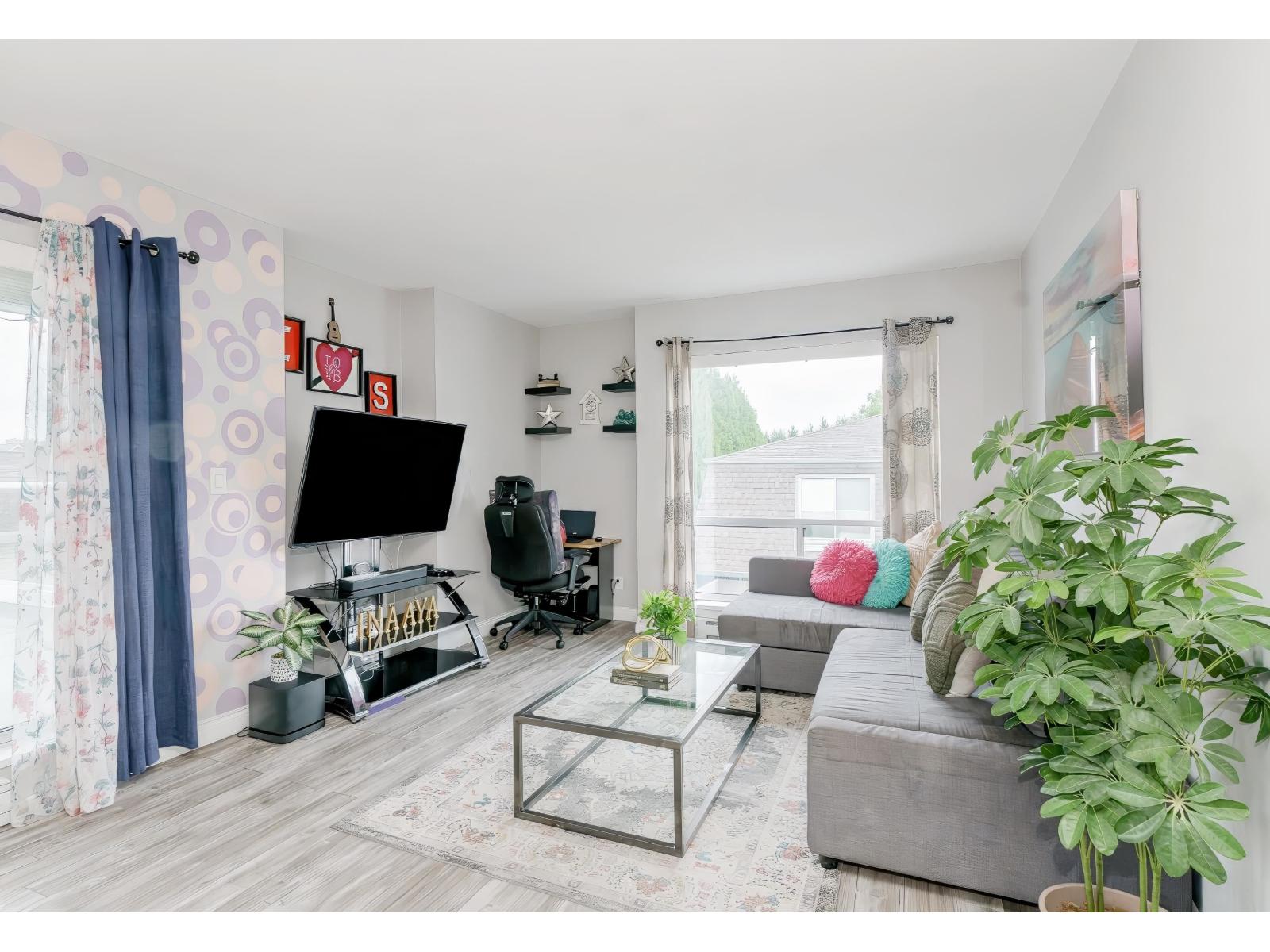 312 13771 72a Avenue Property Photo 8