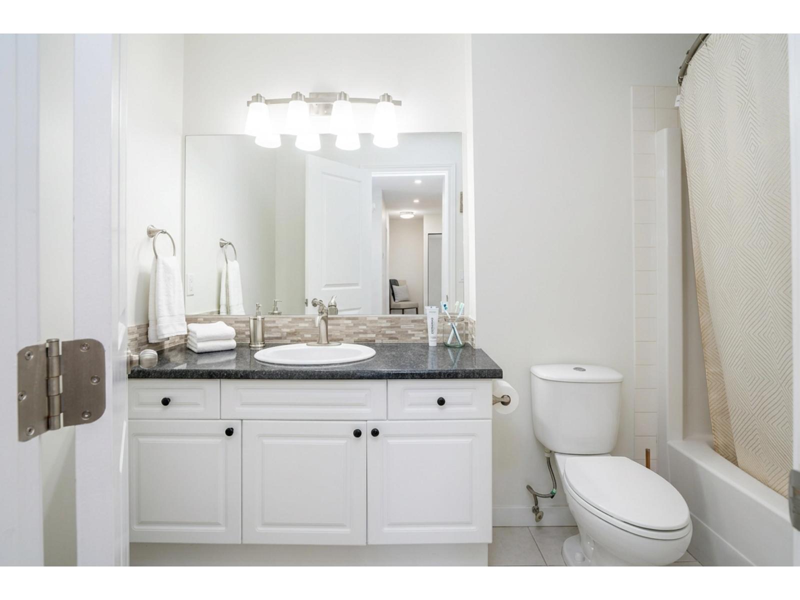 312 13771 72a Avenue Property Photo 15