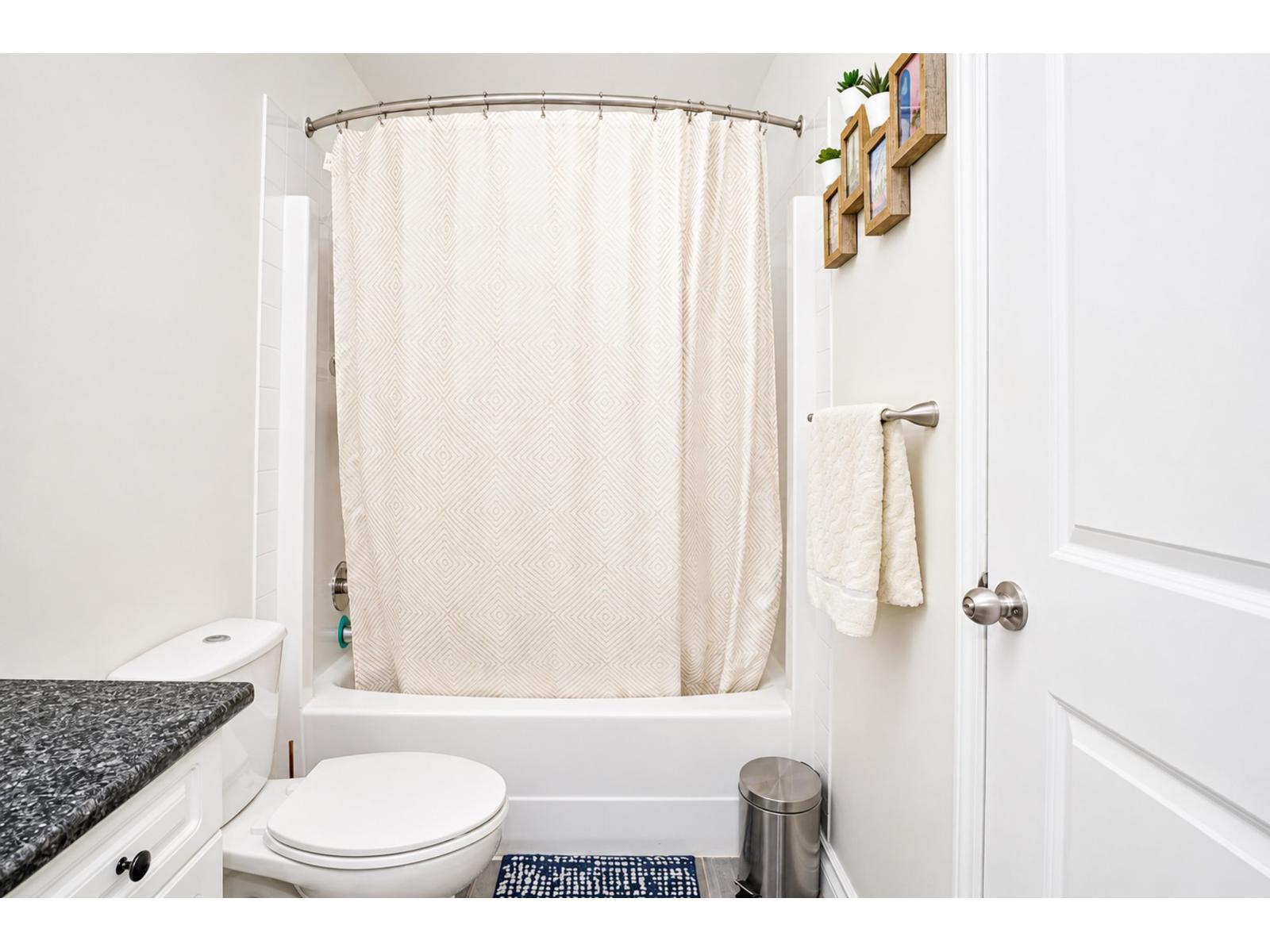 312 13771 72a Avenue Property Photo 17