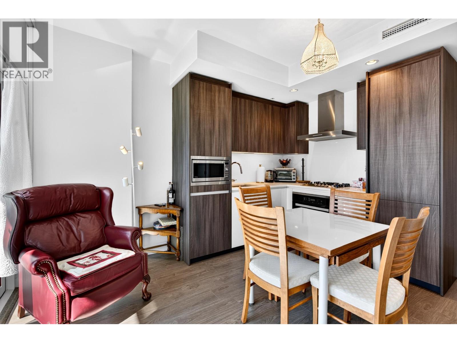 1410 8133 Cook Road Property Photo 4