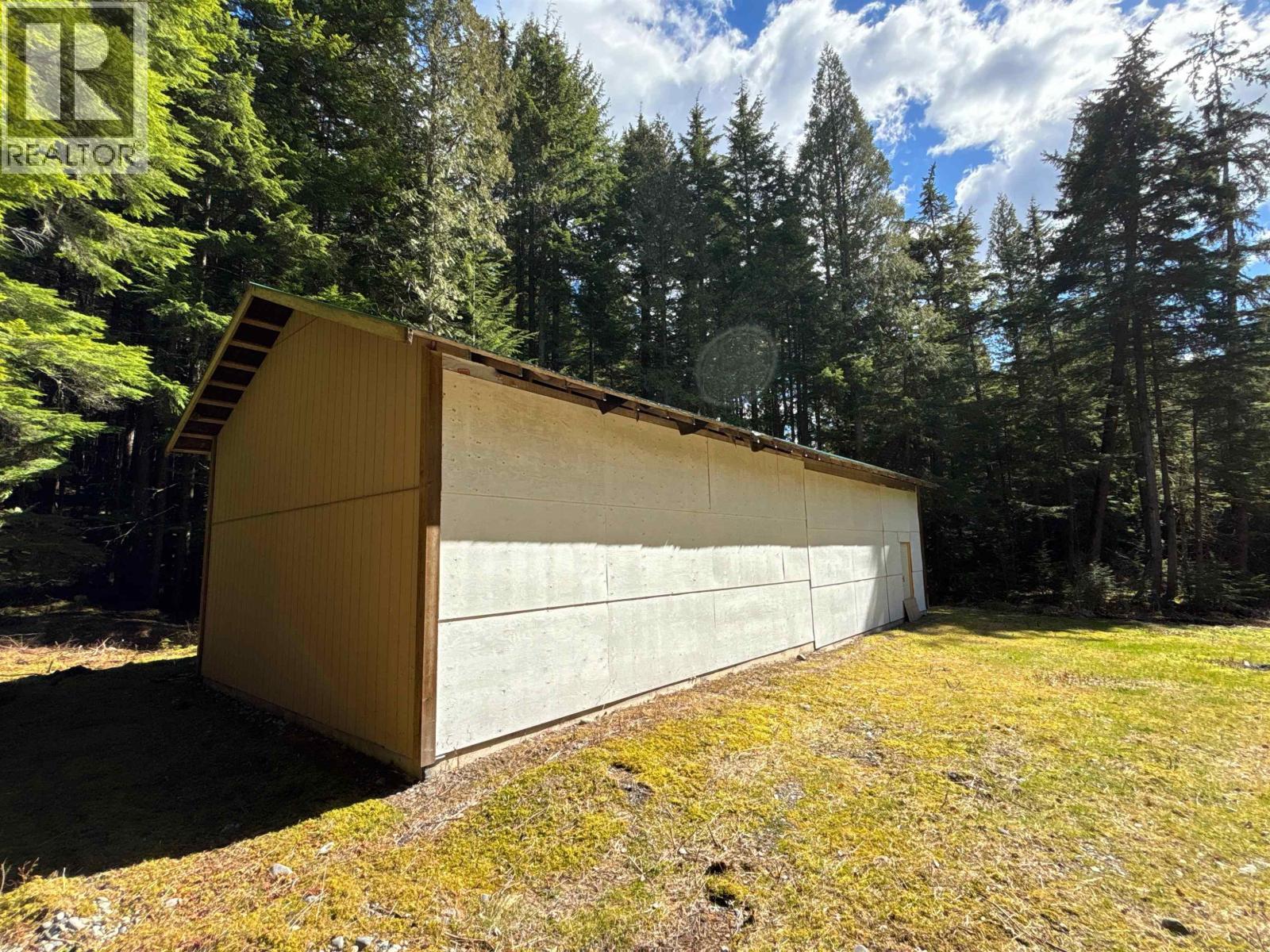 4962 Merkley Road Property Photo 6