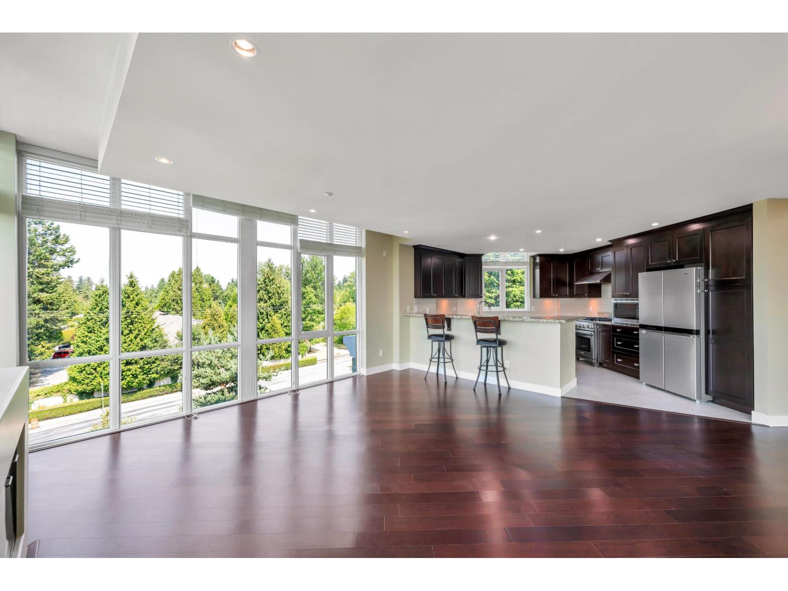 504 14824 North Bluff Road Property Photo 6