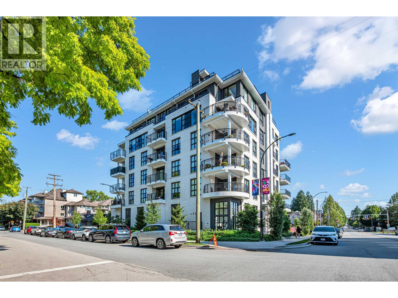 406 2446 Shaughnessy Street Property Photo 2