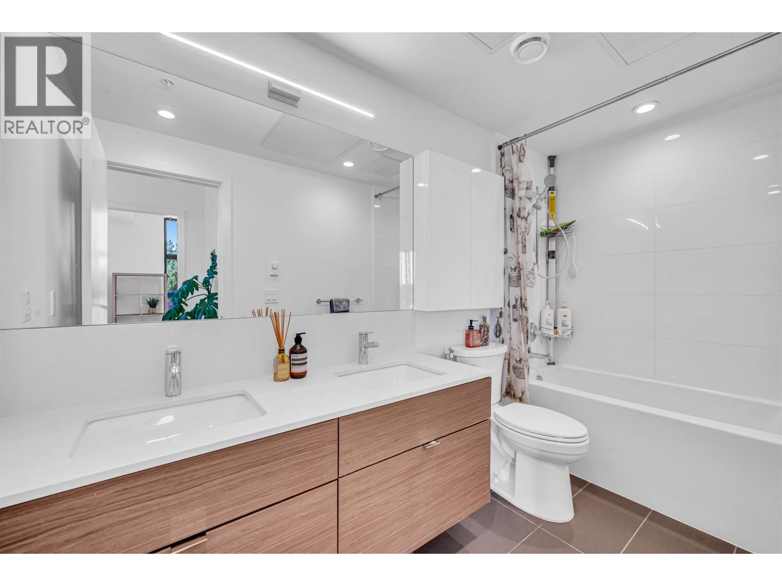 406 2446 Shaughnessy Street Property Photo 10