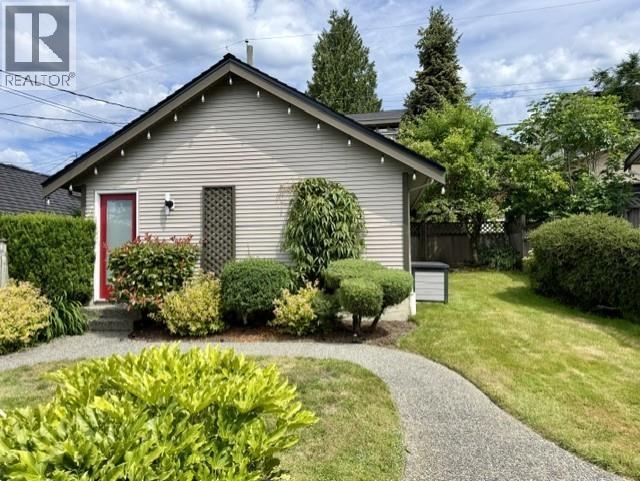 336 E 26th Street Property Photo 39