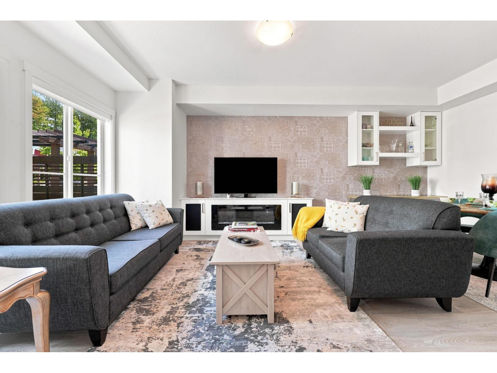 89 16561 17a Street Property Photo 5