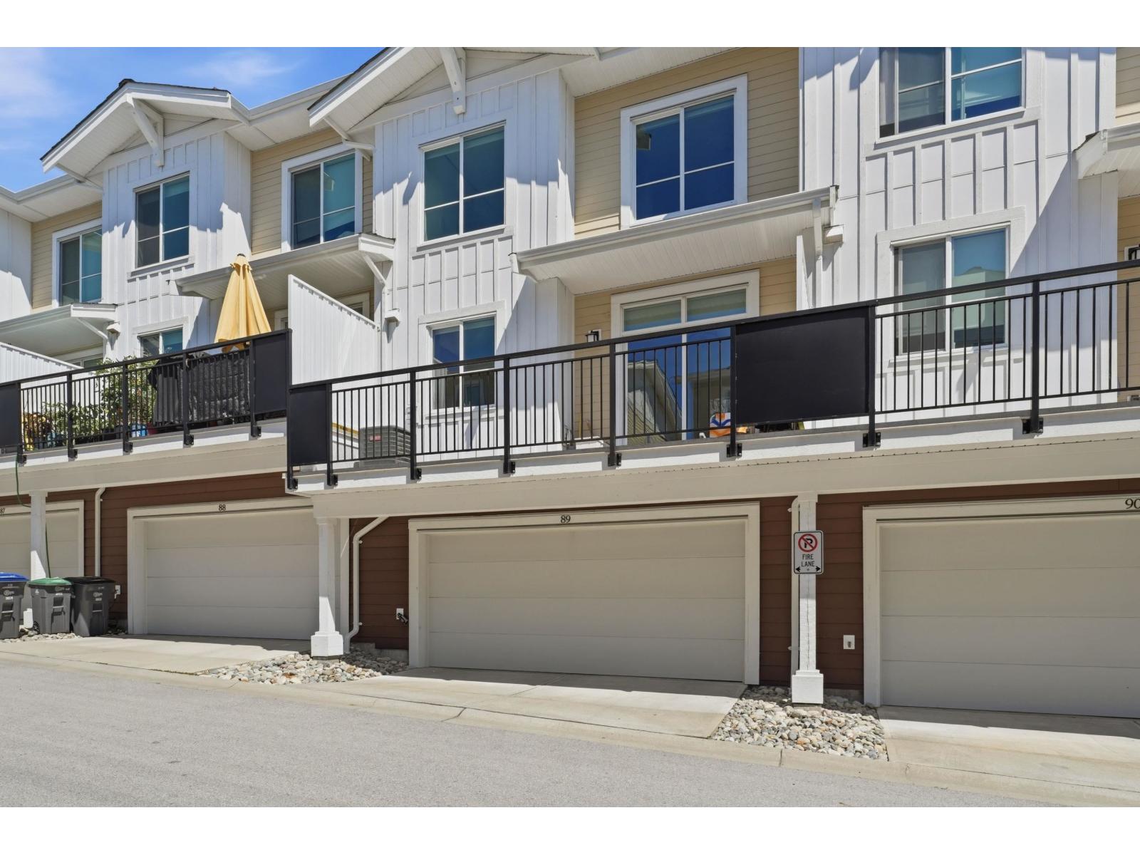 89 16561 17a Street Property Photo 28