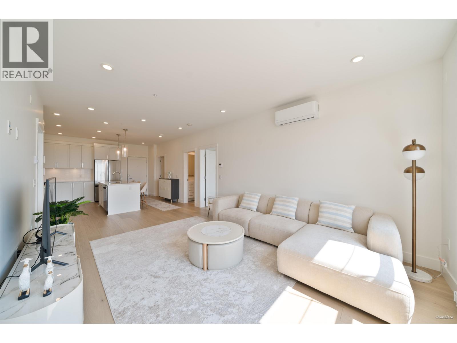 507 22633 Selkirk Avenue Property Photo 10